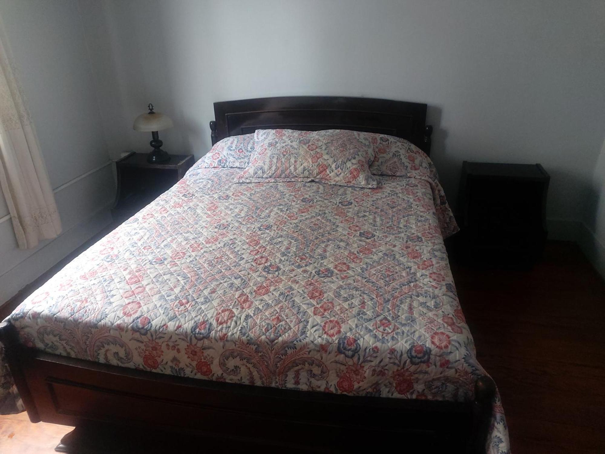 Global Family Backpackers Bed & Breakfast *