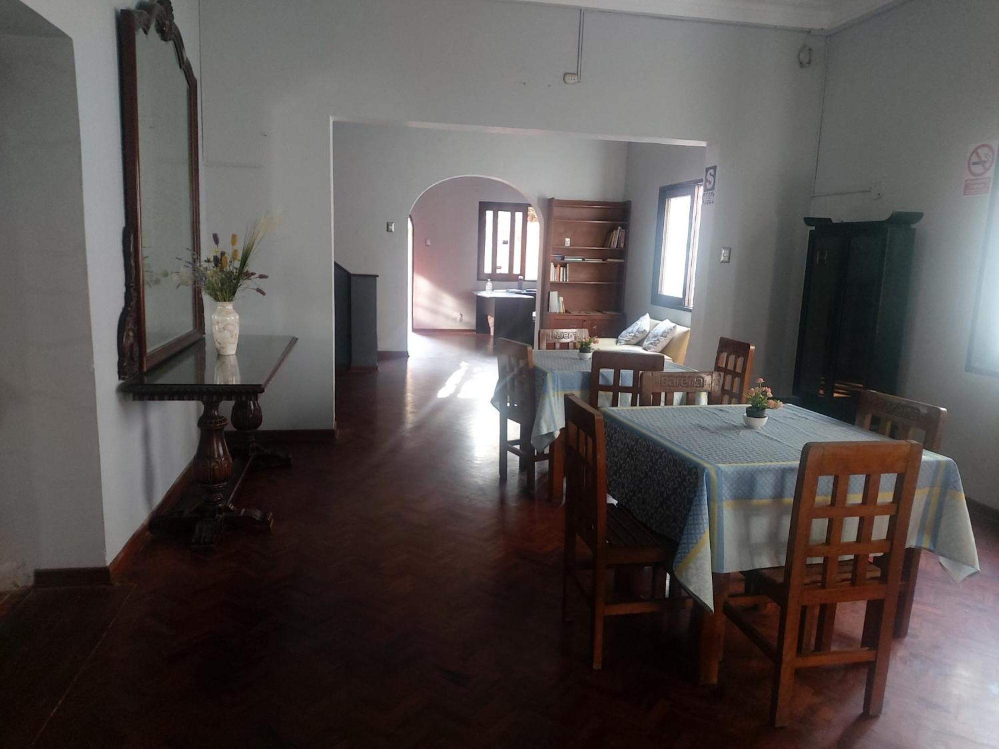 Global Family Backpackers Bed & Breakfast Lima